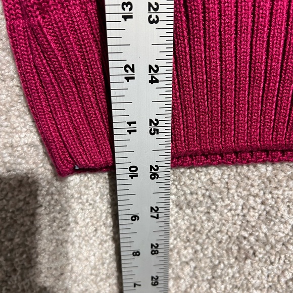 Collection L Woman’s Burgundy Button Front Sweater Cardigan Size 6 - Picture 4 of 7